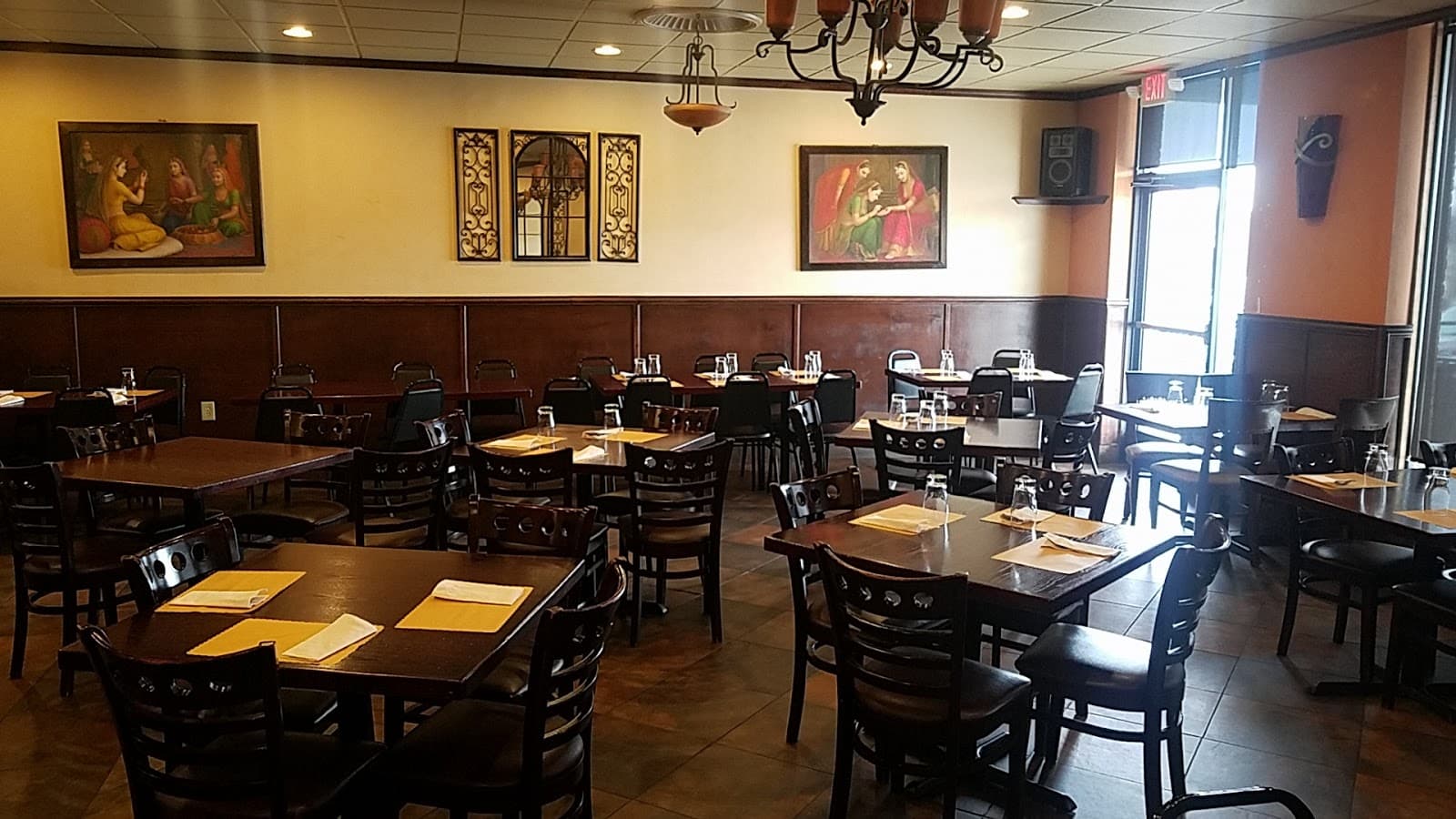 Google street view image of Aahar Indian Cuisine