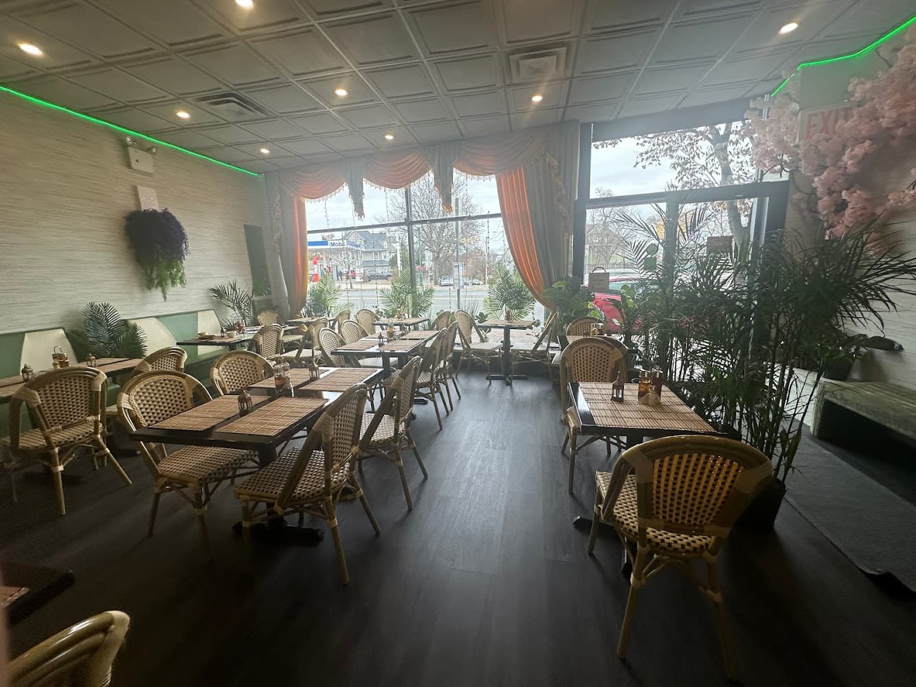Google street view image of Curry N Wok